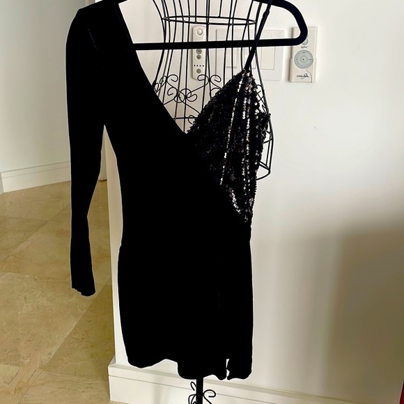 COPY - NWT H:OURS KEEGAN MINI DRESS - Picture 4 of 11